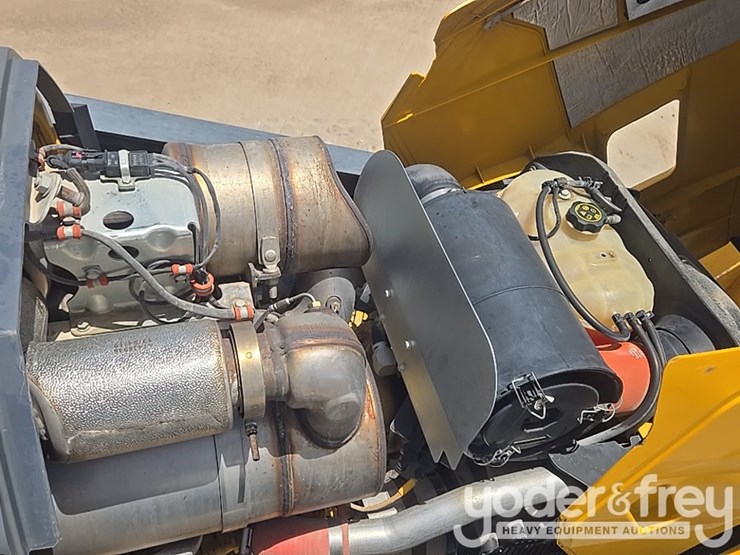 2020-deere-310sl-image-47