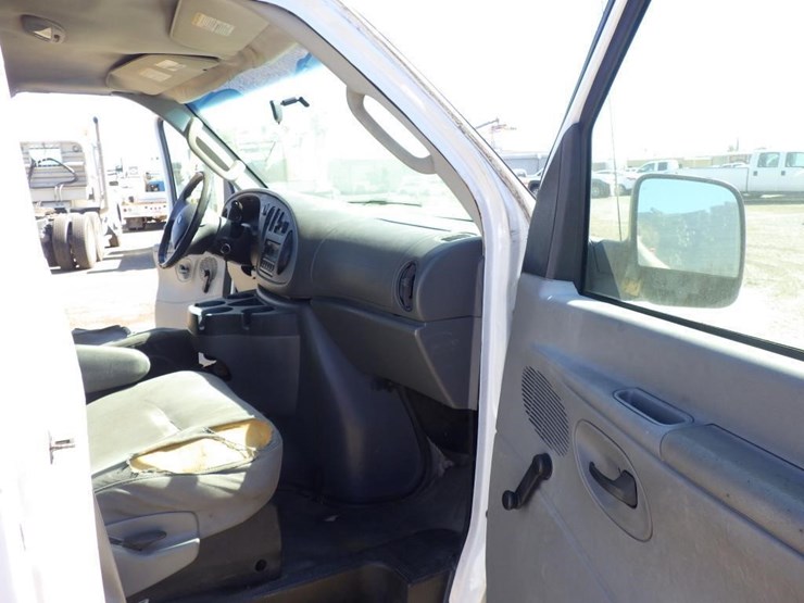 2006-ford-econoline-350-image-7