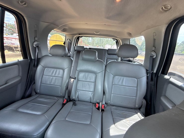 2005-ford-expedition-xlt-image-8