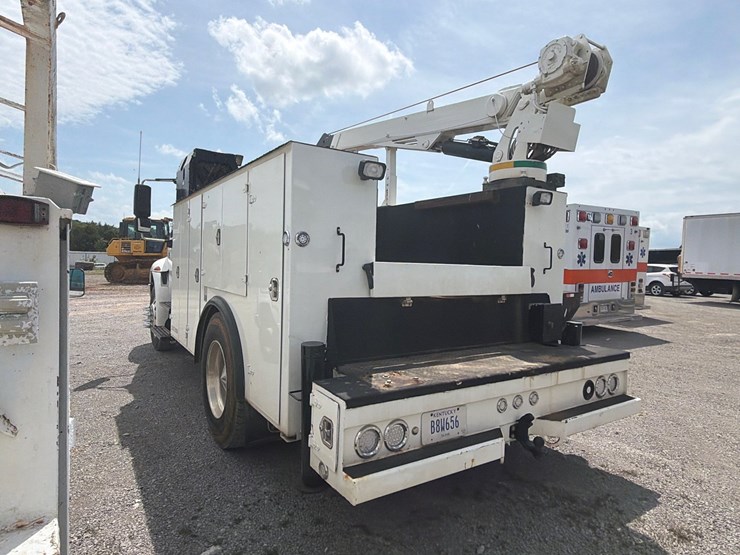 2004-international-durastar-4300-image-6