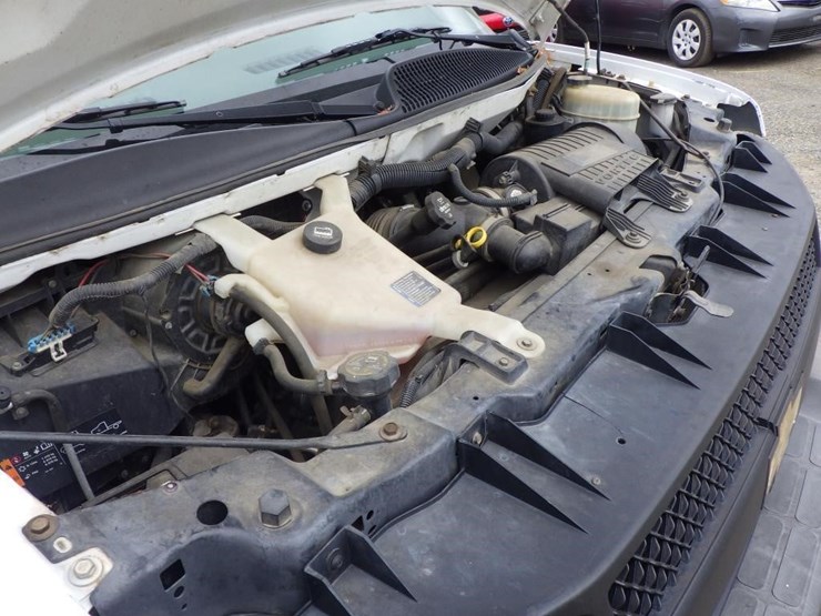 2013-chevrolet-express-2500-image-11