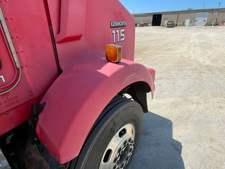 2004-kenworth-t800-image-44