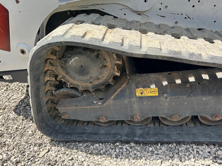 2024-bobcat-t770-image-13