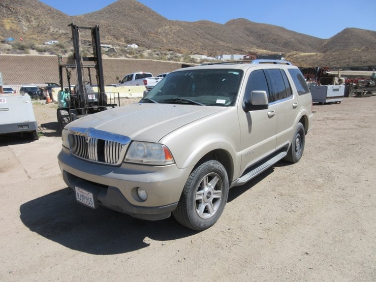 2005-lincoln-aviator-image-1