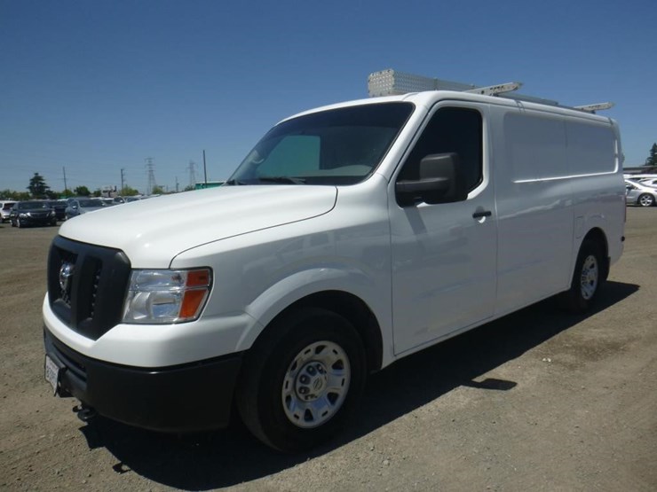 2018-nissan-nv2500-image-1