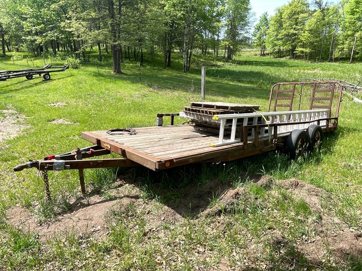 #462-•-20'-tandem-axle-trailer-(no-title)-(spring-brook,-wi)-image-1
