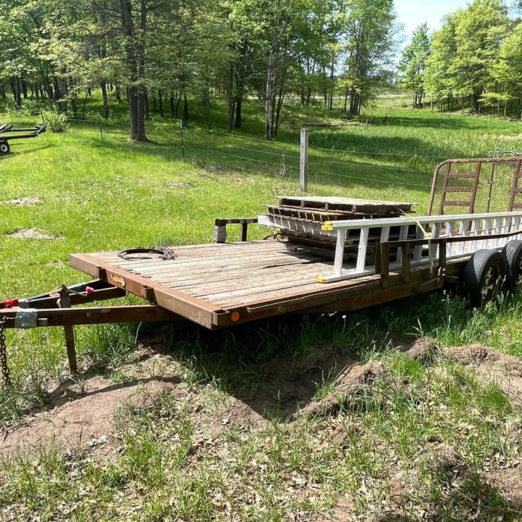 #462 • 20' Tandem Axle Trailer (No Title) (Spring Brook, WI)