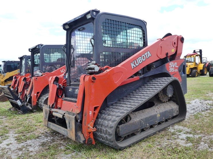 2016-kubota-svl95-2s-image-1