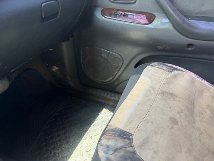 2004-toyota-tundra-image-43