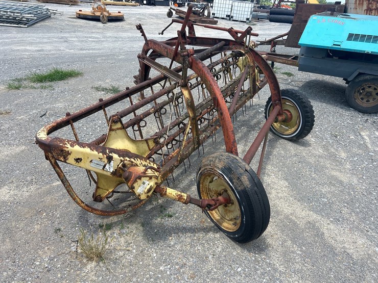 new-holland-256-image-3