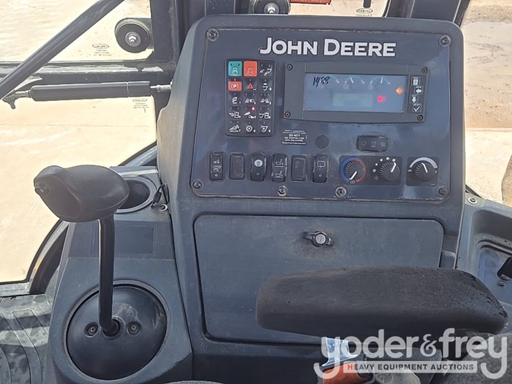 2020-deere-310sl-image-61
