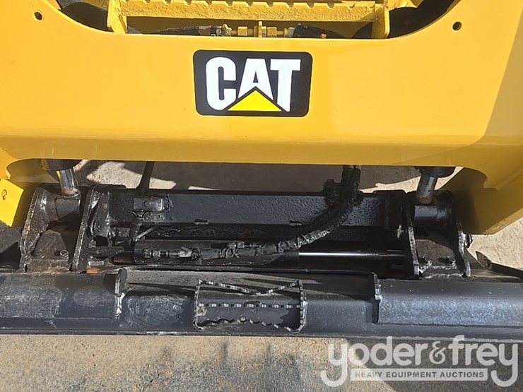 2018-caterpillar-262d-image-18