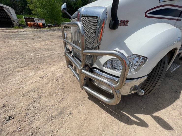 2016-kenworth-t680-image-54