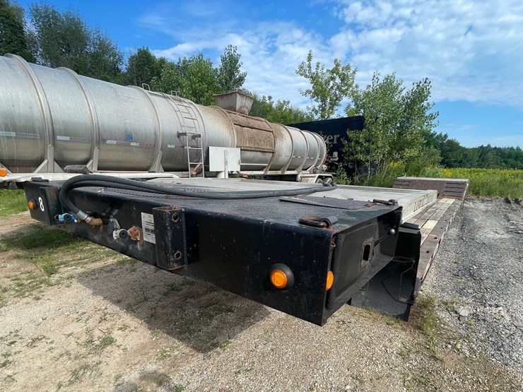 #426-•-1999-landoll-semi-trailer-(has-wi-title)-(denmark,-wi)-image-15