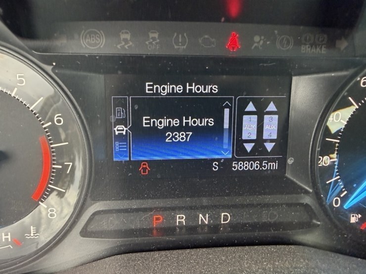 2017-ford-explorer-image-28