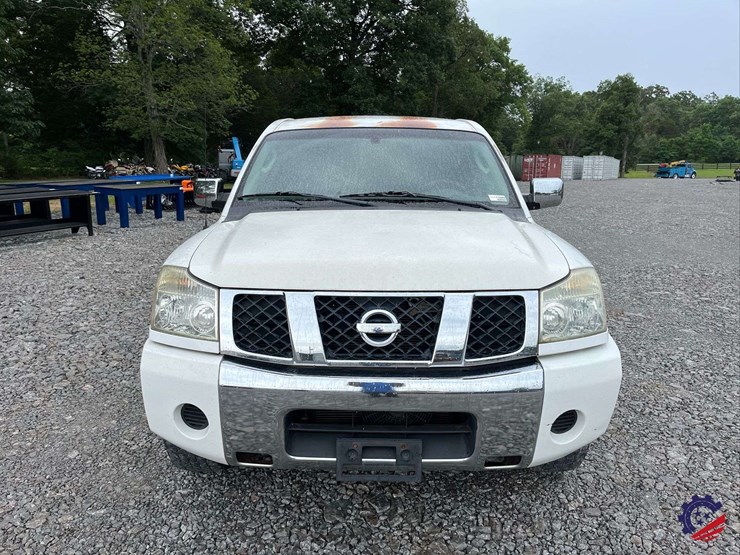 2004-nissan-titan-image-9