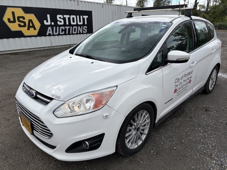 2016-ford-c-max-sel-hybrid-sedan-image-1