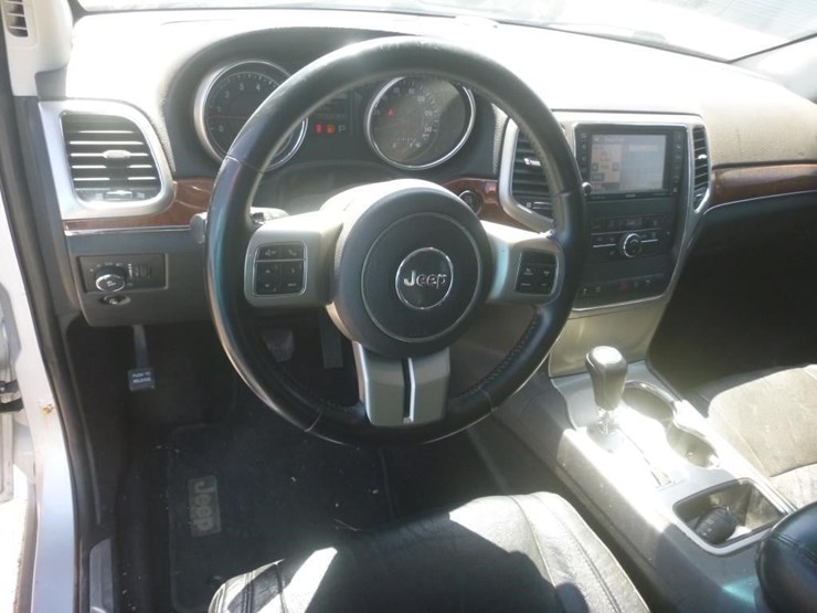 2012-jeep-grand-cherokee-image-9