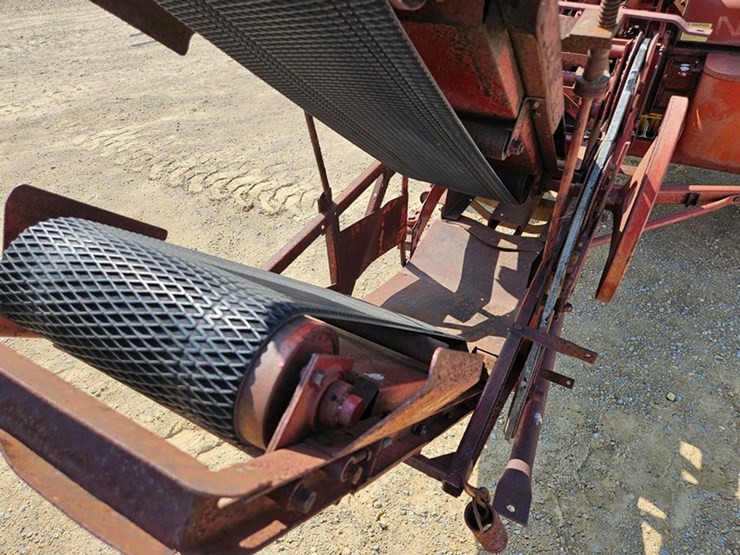 new-holland-273-image-18
