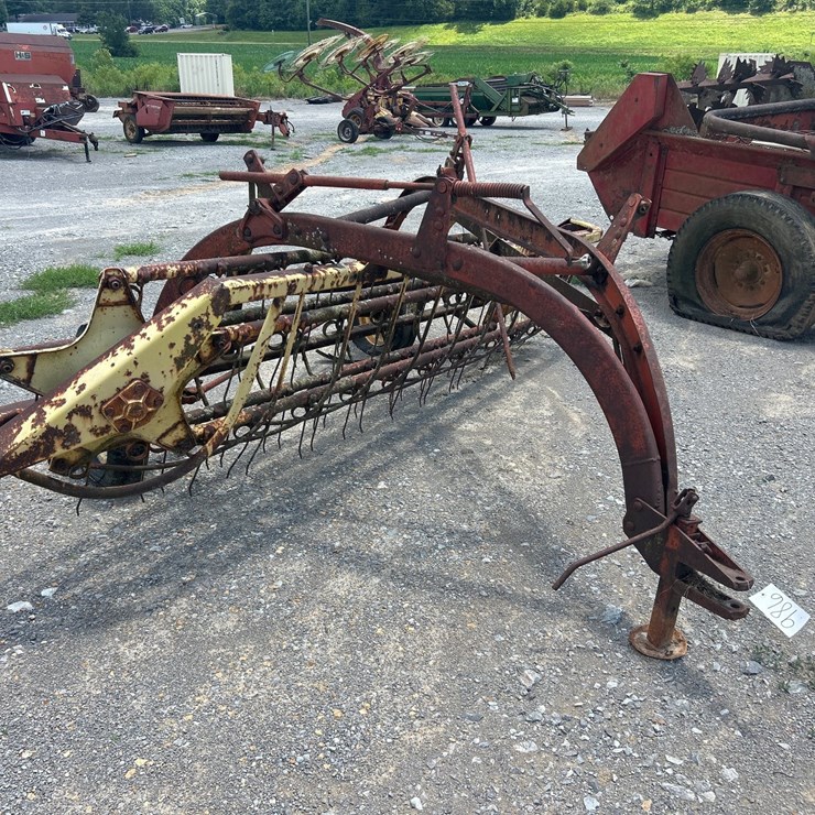 NEW HOLLAND 256