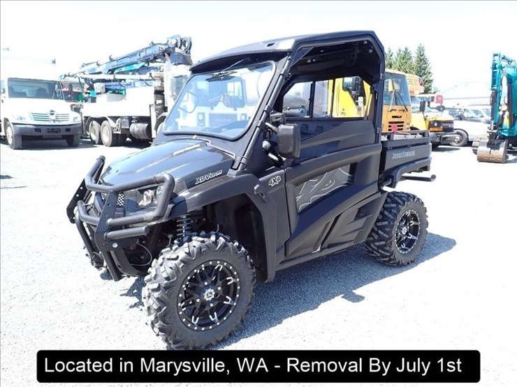 2019-john-deere-gator-image-1