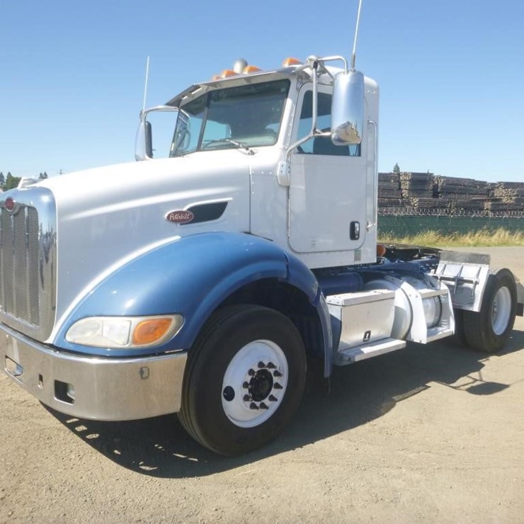 2013 PETERBILT 384