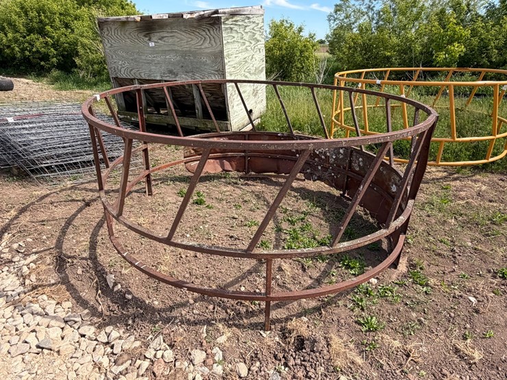 #5482-•-round-hay-feeder-image-1