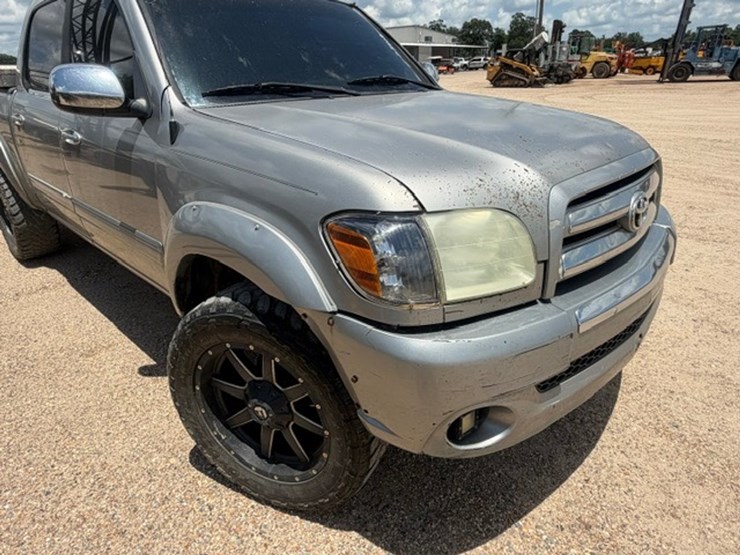 2004-toyota-tundra-image-17