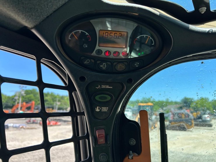 2021-bobcat-t770-image-24
