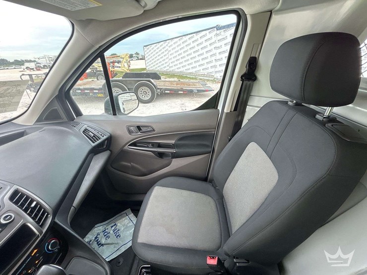 2022-ford-transit-connect-image-17