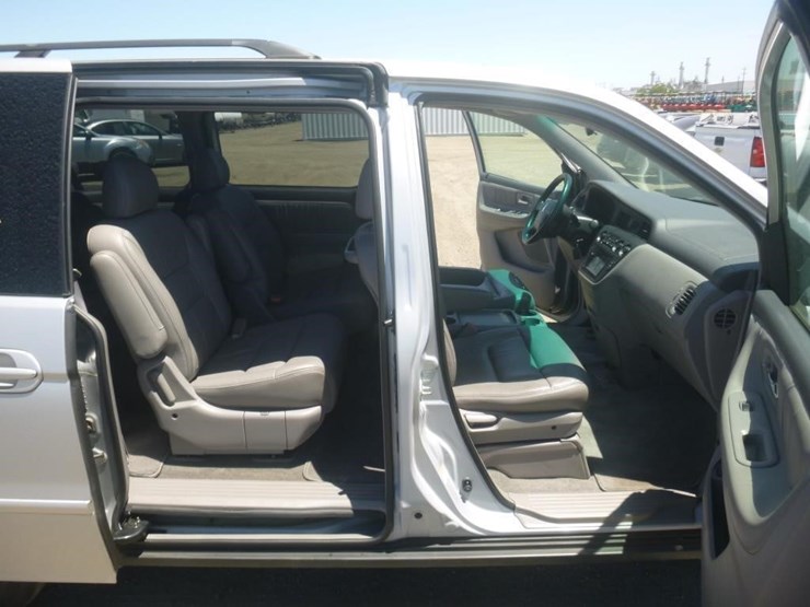 2002-honda-odyssey-image-8