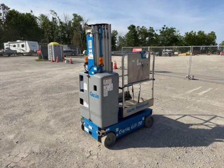 2015-genie-gr-20-electric-personnel-lift-gr1539528-image-2