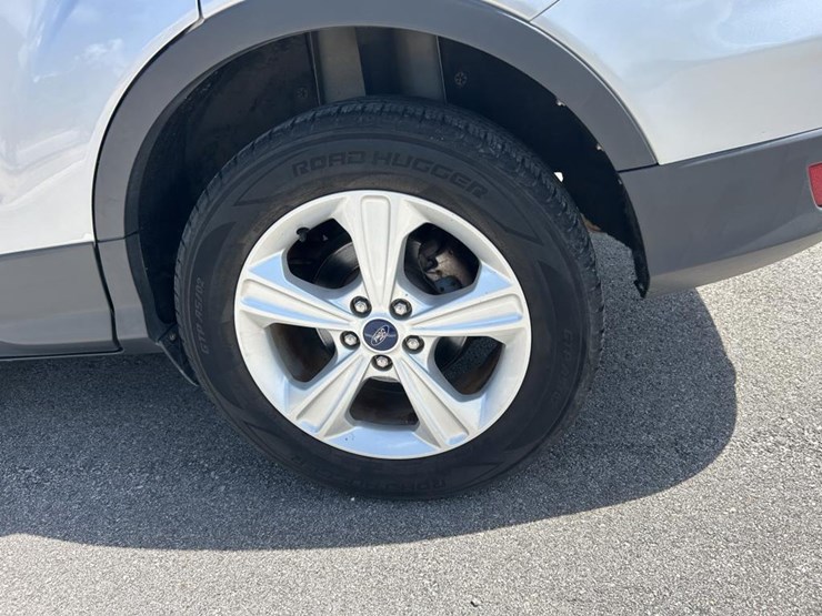 2015-ford-escape-se-image-9