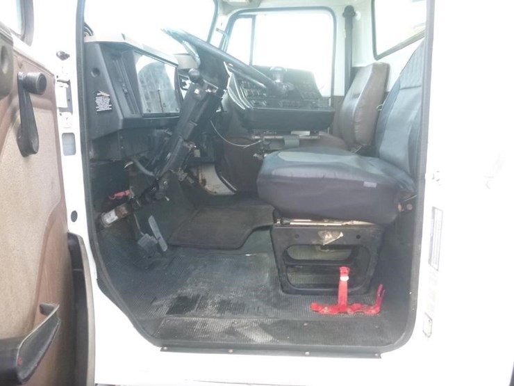 2000-international-4700-image-14