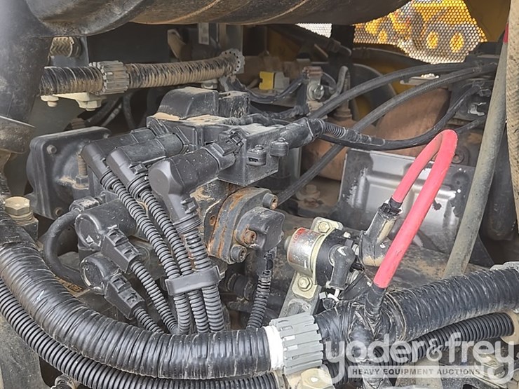 2022-komatsu-d61px-24-image-39