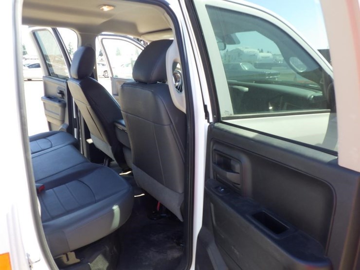 2016-dodge-1500-image-9