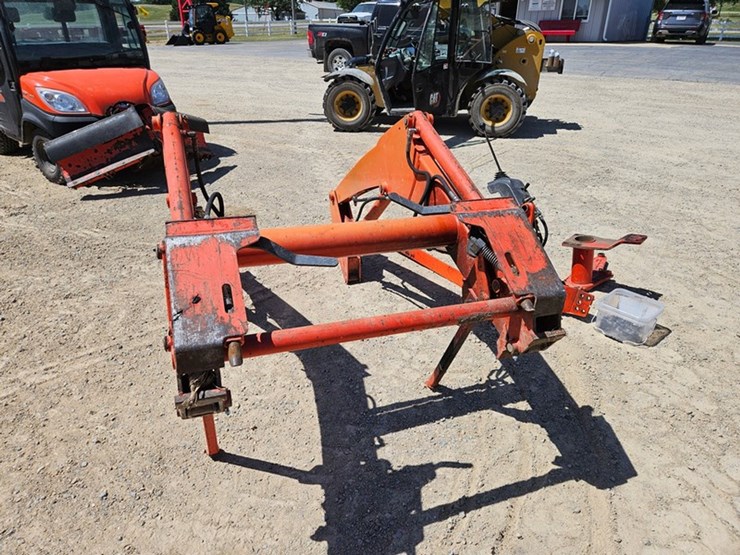 kubota-la844-image-8