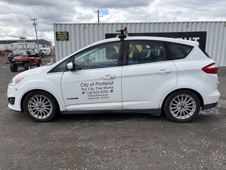 2016-ford-c-max-sel-hybrid-sedan-image-7