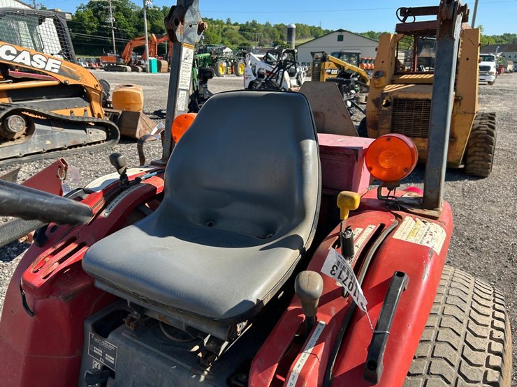 massey-ferguson-1235-image-19