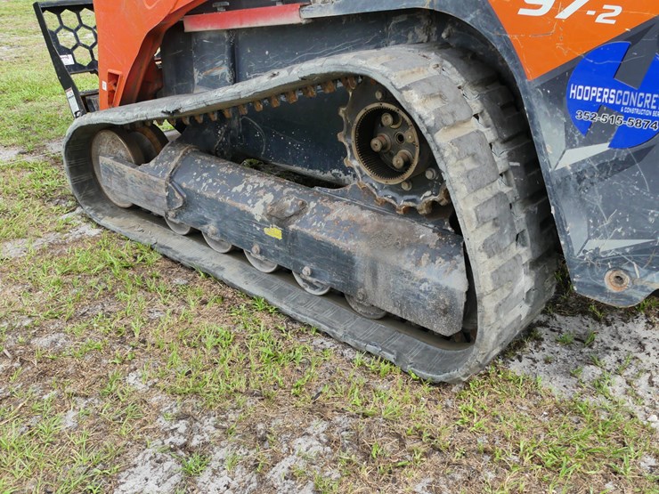 2022-kubota-svl97-2-image-11