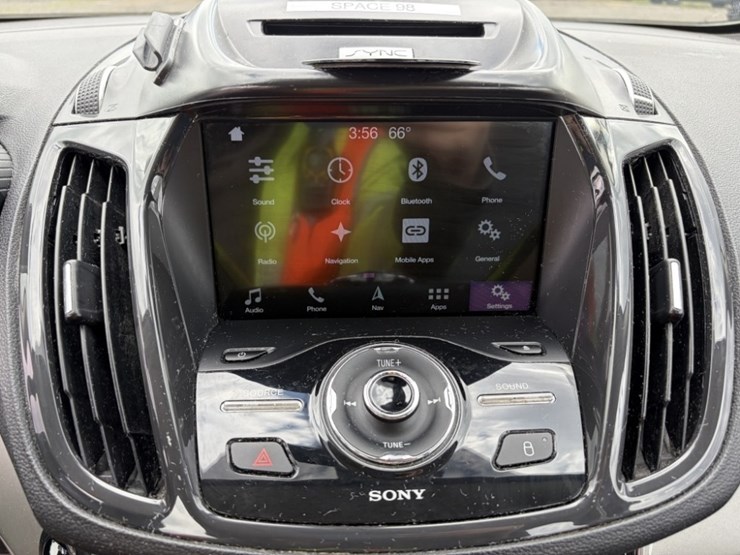 2016-ford-c-max-sel-hybrid-sedan-image-29