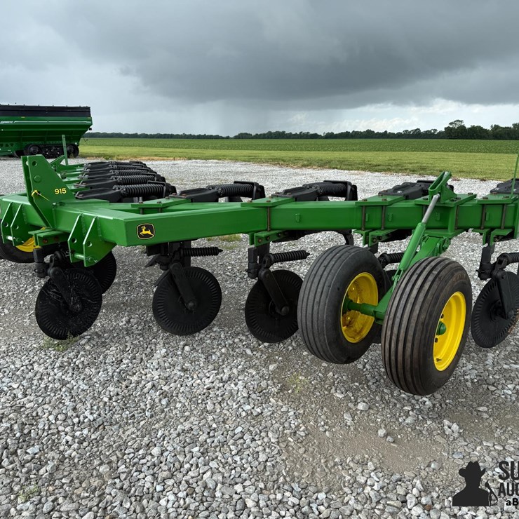 JOHN DEERE 915