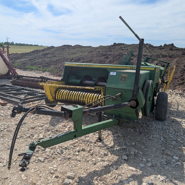 JOHN DEERE 327