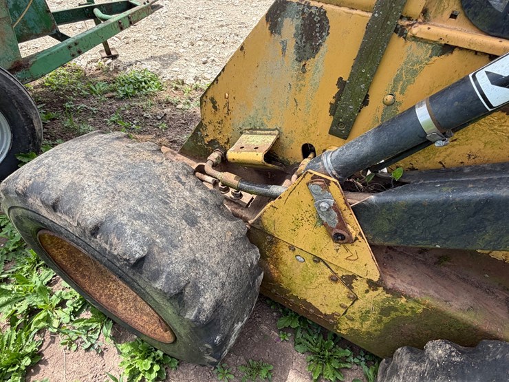 new-holland-l555-image-7