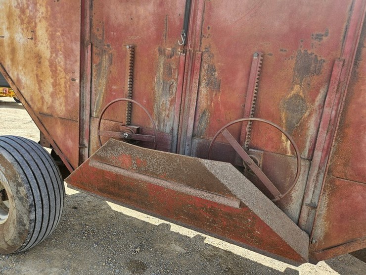 m&w-little-red-wagon-image-12