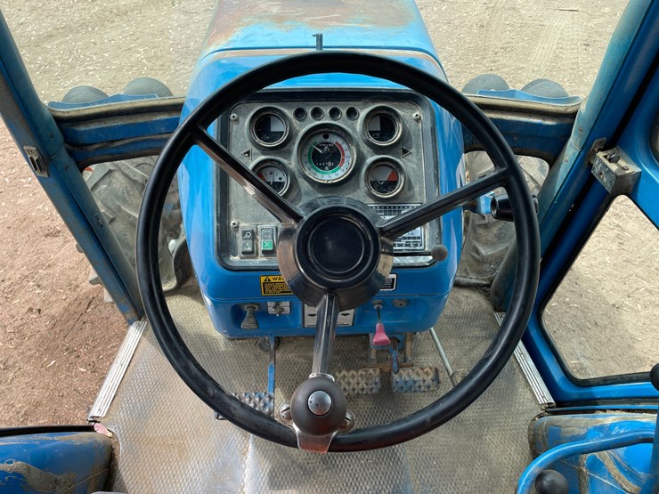 ford-7710-image-40