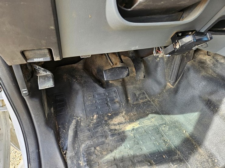 2012-ford-f550-image-22