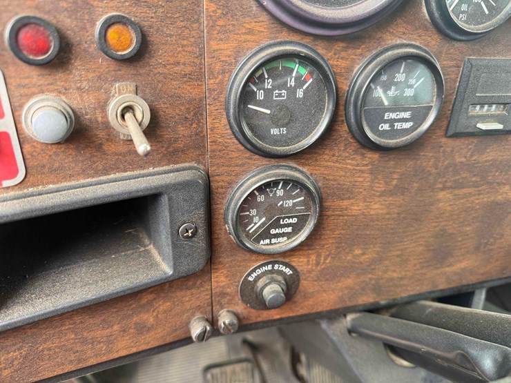 1995-peterbilt-dump-truck-image-11