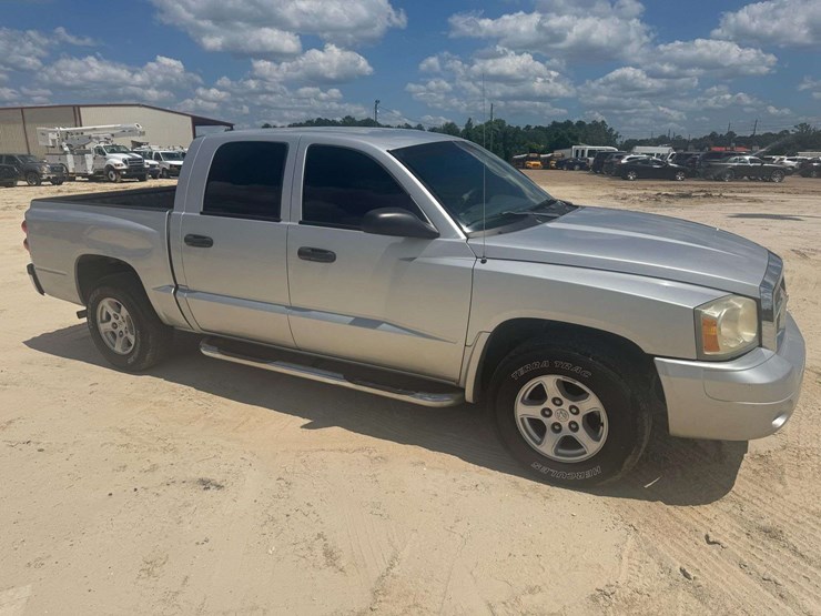 2006-dodge-dakota-slt-image-2