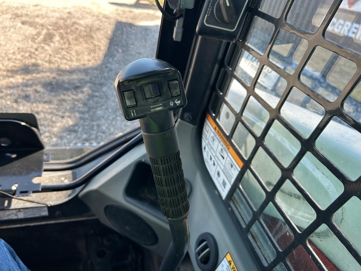 2019-bobcat-t550-image-21